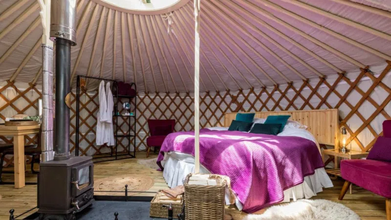 Best Places to Go Glamping in the Peak District 2024